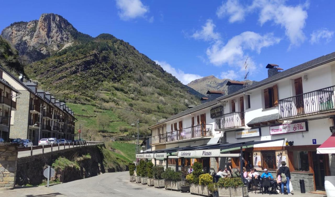 Hostal Los Valles Биелса Екстериор снимка