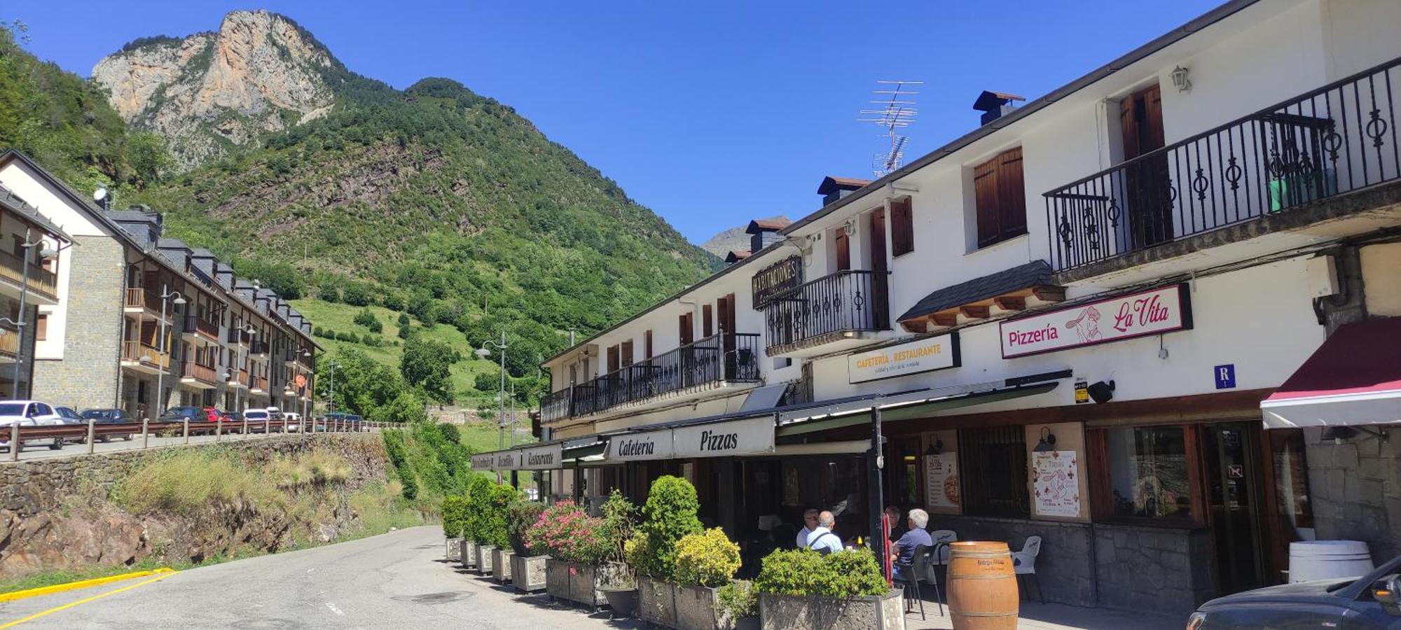 Hostal Los Valles Биелса Екстериор снимка