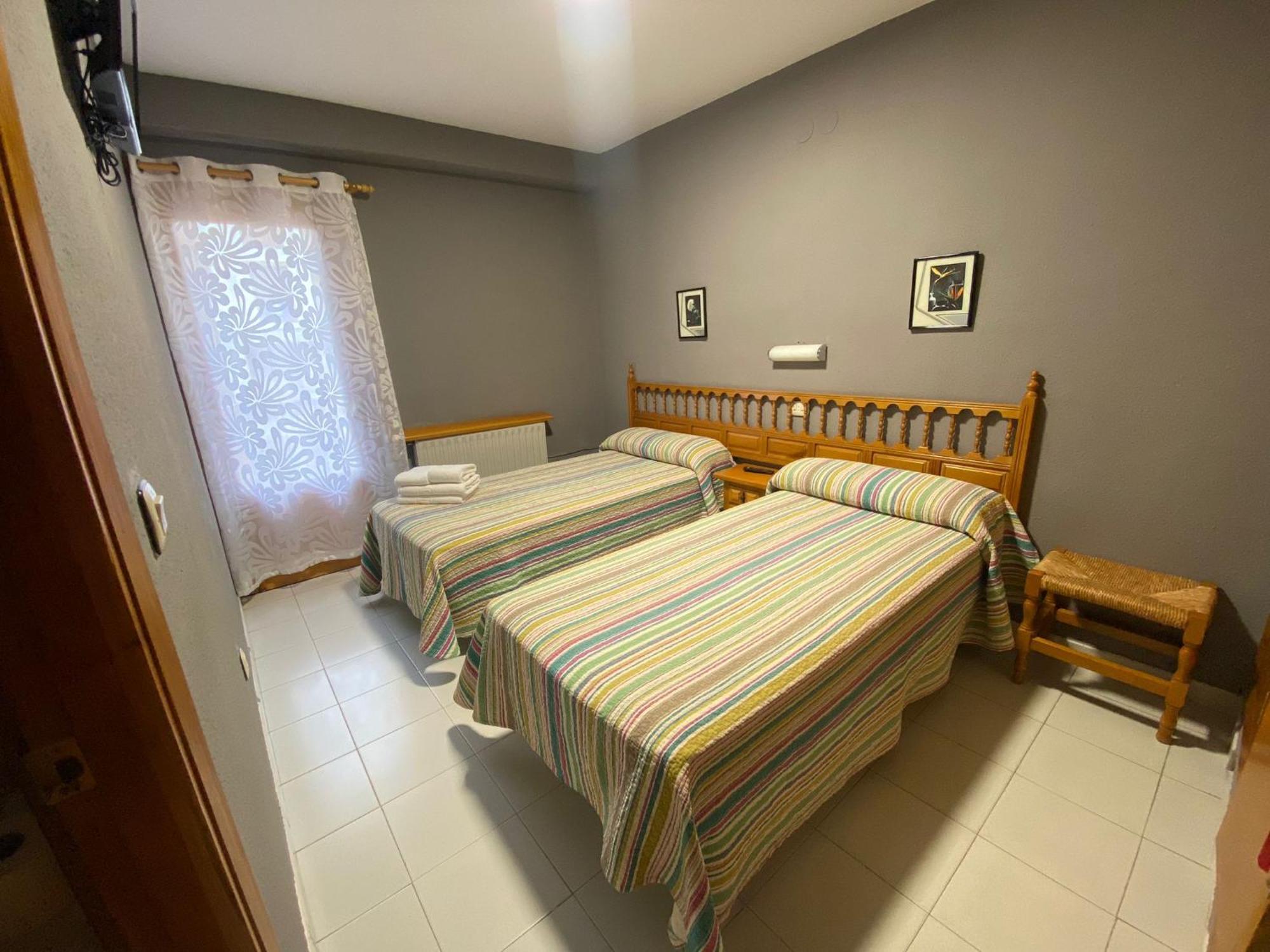 Hostal Los Valles Биелса Екстериор снимка
